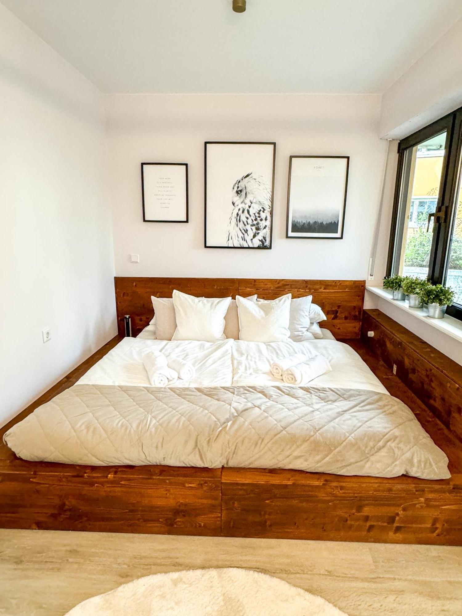 Leonardo Wuerzburg I Freistehende Badwanne Apartment ภายนอก รูปภาพ